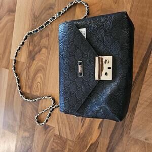 Valentino Isabelle Black Leather Crossbody Bag with Chain Strap - read - broken